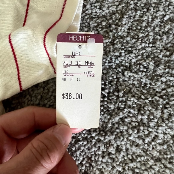 Liz Claiborne white and red striped blouse with pads - Picture 3 of 3